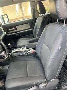 2010 Toyota FJ Cruiser   - Photo 13 - Sacramento, CA 95825