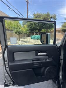 2010 Toyota FJ Cruiser   - Photo 18 - Sacramento, CA 95825