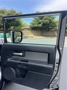 2010 Toyota FJ Cruiser   - Photo 24 - Sacramento, CA 95825