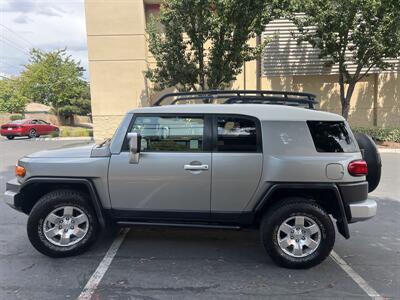 2010 Toyota FJ Cruiser   - Photo 5 - Sacramento, CA 95825