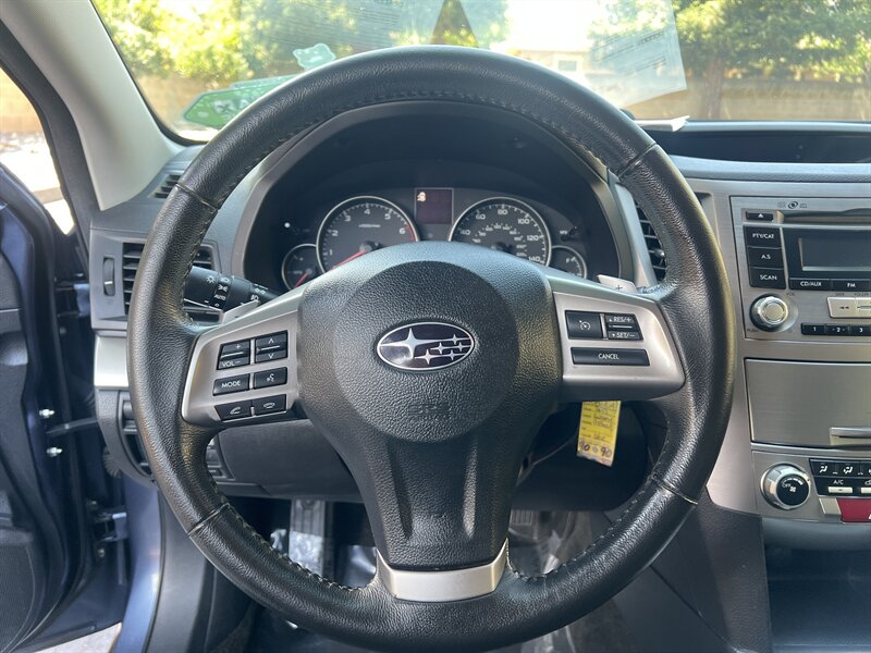 2013 Subaru Outback 2.5i Premium photo 9