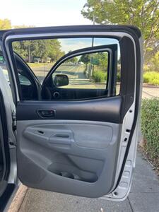 2006 Toyota Tacoma V6 - Photo 24 - Sacramento, CA 95825