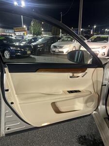 2013 Lexus ES 300h - Photo 15 - Sacramento, CA 95825