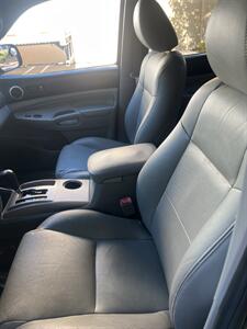2010 Toyota Tacoma V6   - Photo 14 - Sacramento, CA 95825