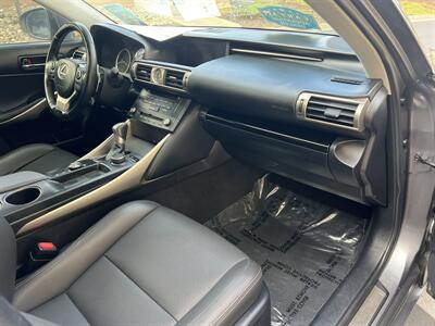 2016 Lexus IS 200t   - Photo 19 - Sacramento, CA 95825