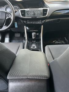 2017 Honda Accord LX - Photo 14 - Sacramento, CA 95825
