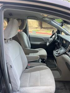 2018 Toyota Sienna LE 8-Passenger   - Photo 12 - Sacramento, CA 95825