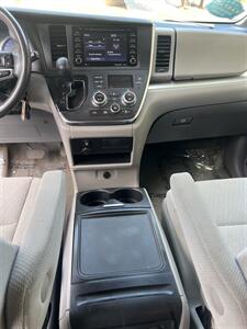 2018 Toyota Sienna LE 8-Passenger   - Photo 8 - Sacramento, CA 95825