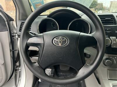 2011 Toyota Highlander   - Photo 18 - Sacramento, CA 95825