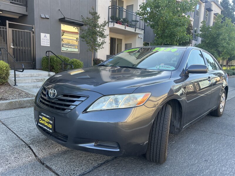 2009 Toyota Camry LE photo 3