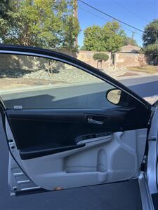 2012 Toyota Camry Hybrid LE   - Photo 15 - Sacramento, CA 95825