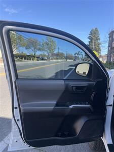 2017 Toyota Tacoma SR5 - Photo 13 - Sacramento, CA 95825
