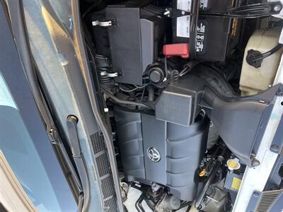 2012 Toyota Sienna XLE 7-Passenger   - Photo 42 - Sacramento, CA 95825
