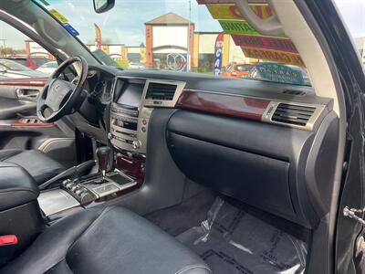 2015 Lexus LX 570   - Photo 30 - Sacramento, CA 95825