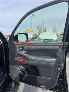 2015 Lexus LX 570   - Photo 31 - Sacramento, CA 95825
