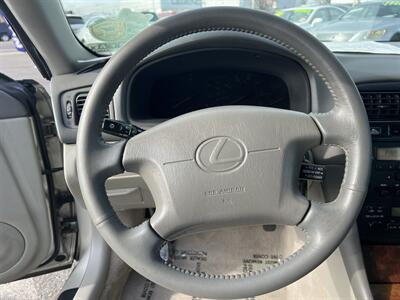 1999 Lexus ES 300   - Photo 19 - Sacramento, CA 95825