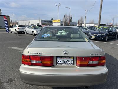 1999 Lexus ES 300   - Photo 7 - Sacramento, CA 95825