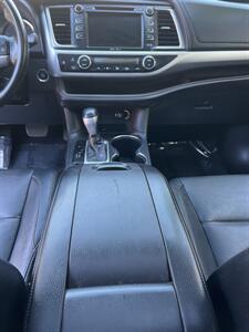 2015 Toyota Highlander XLE - Photo 13 - Sacramento, CA 95825