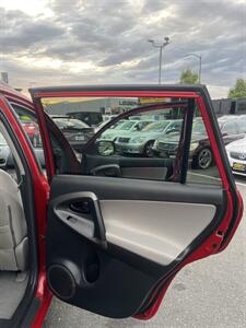 2012 Toyota RAV4   - Photo 27 - Sacramento, CA 95825