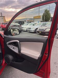 2012 Toyota RAV4   - Photo 26 - Sacramento, CA 95825