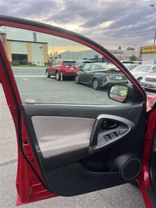 2012 Toyota RAV4   - Photo 13 - Sacramento, CA 95825