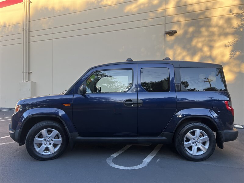 2010 Honda Element EX photo 2