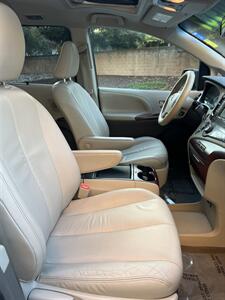 2011 Toyota Sienna Limited 7-Passenger   - Photo 27 - Sacramento, CA 95825