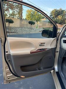 2011 Toyota Sienna Limited 7-Passenger   - Photo 16 - Sacramento, CA 95825