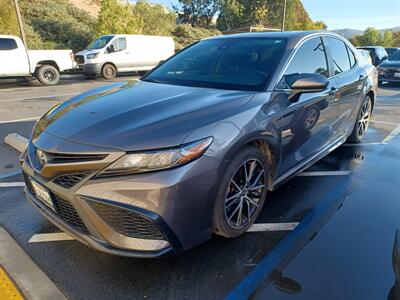 2021 Toyota Camry SE   - Photo 2 - Chula Vista, CA 91911