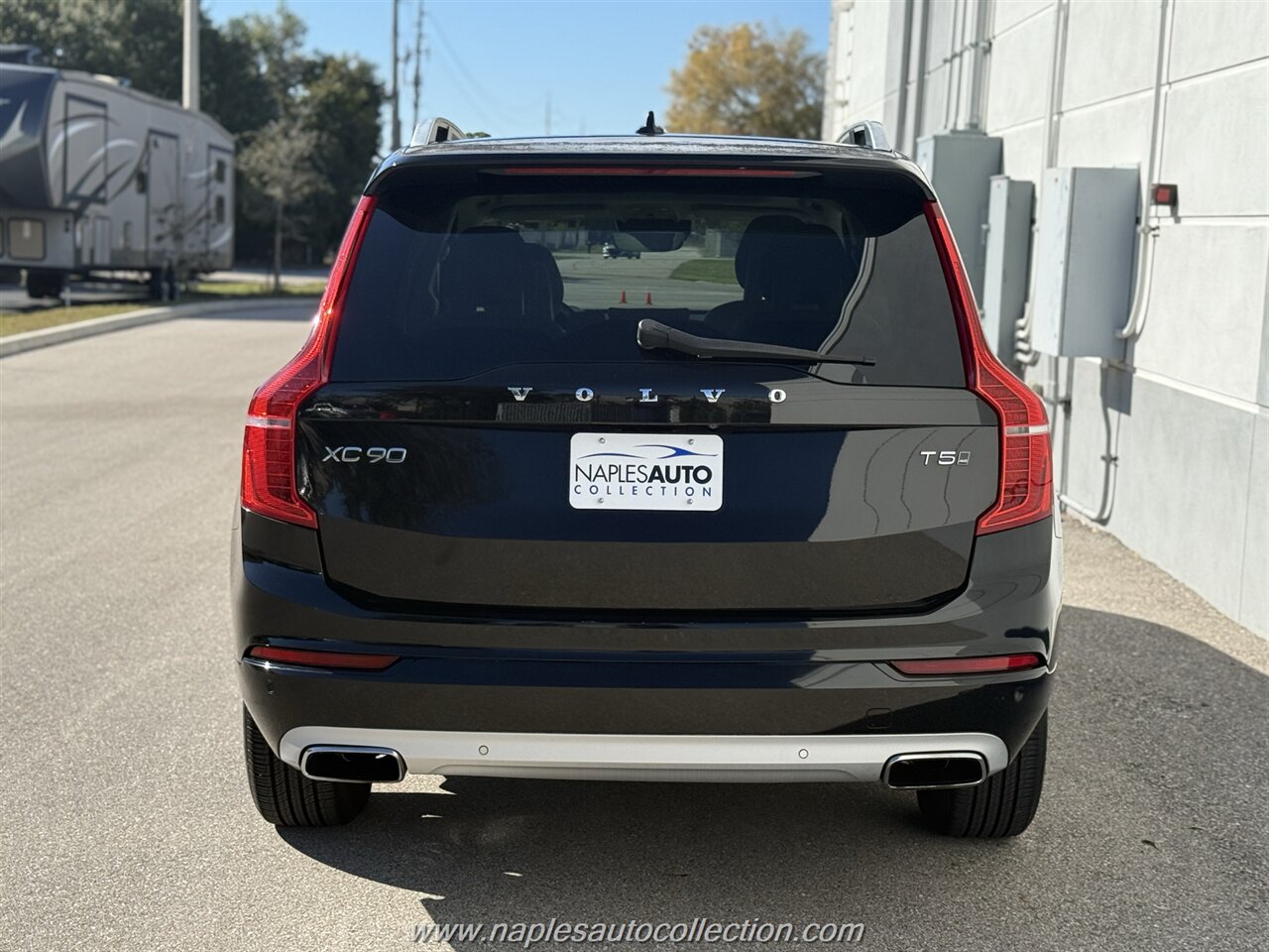 2017 Volvo XC90 T5 Momentum   - Photo 5 - Fort Myers, FL 33967