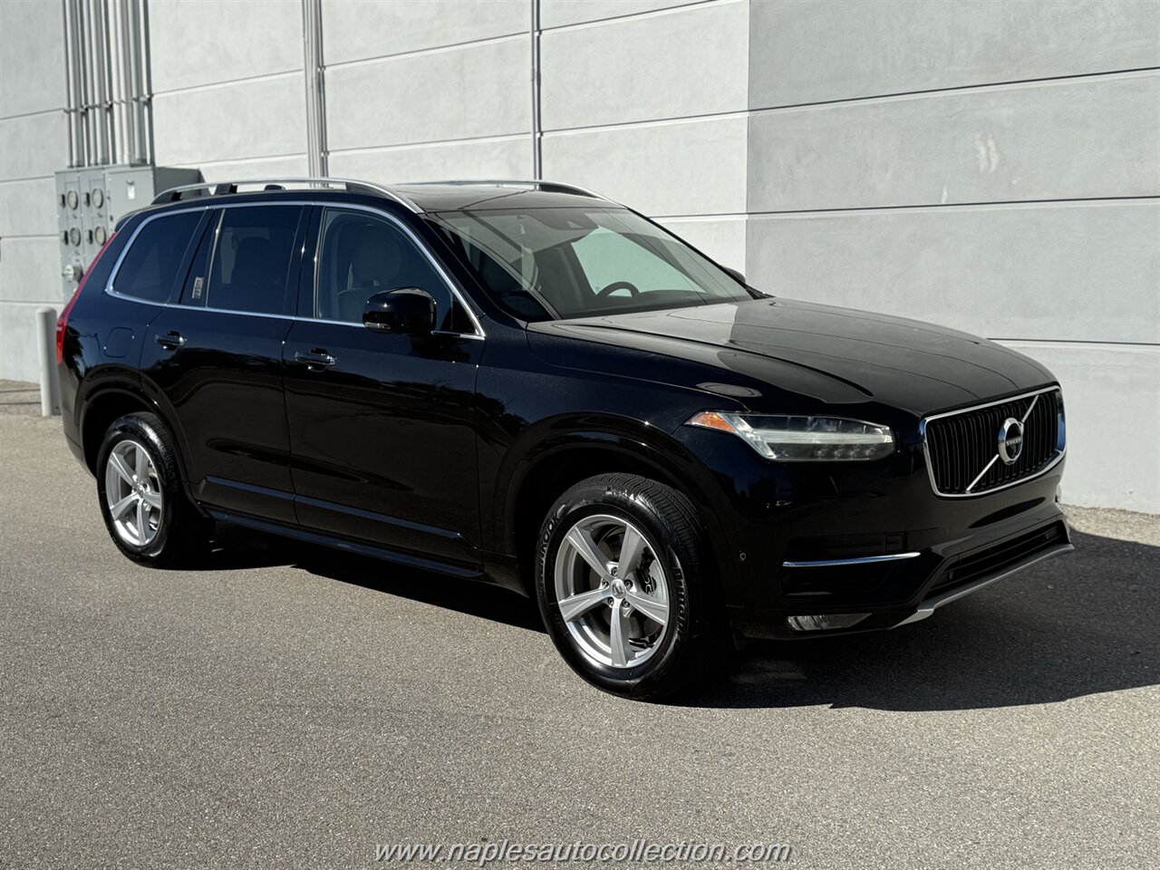 2017 Volvo XC90 T5 Momentum   - Photo 7 - Fort Myers, FL 33967