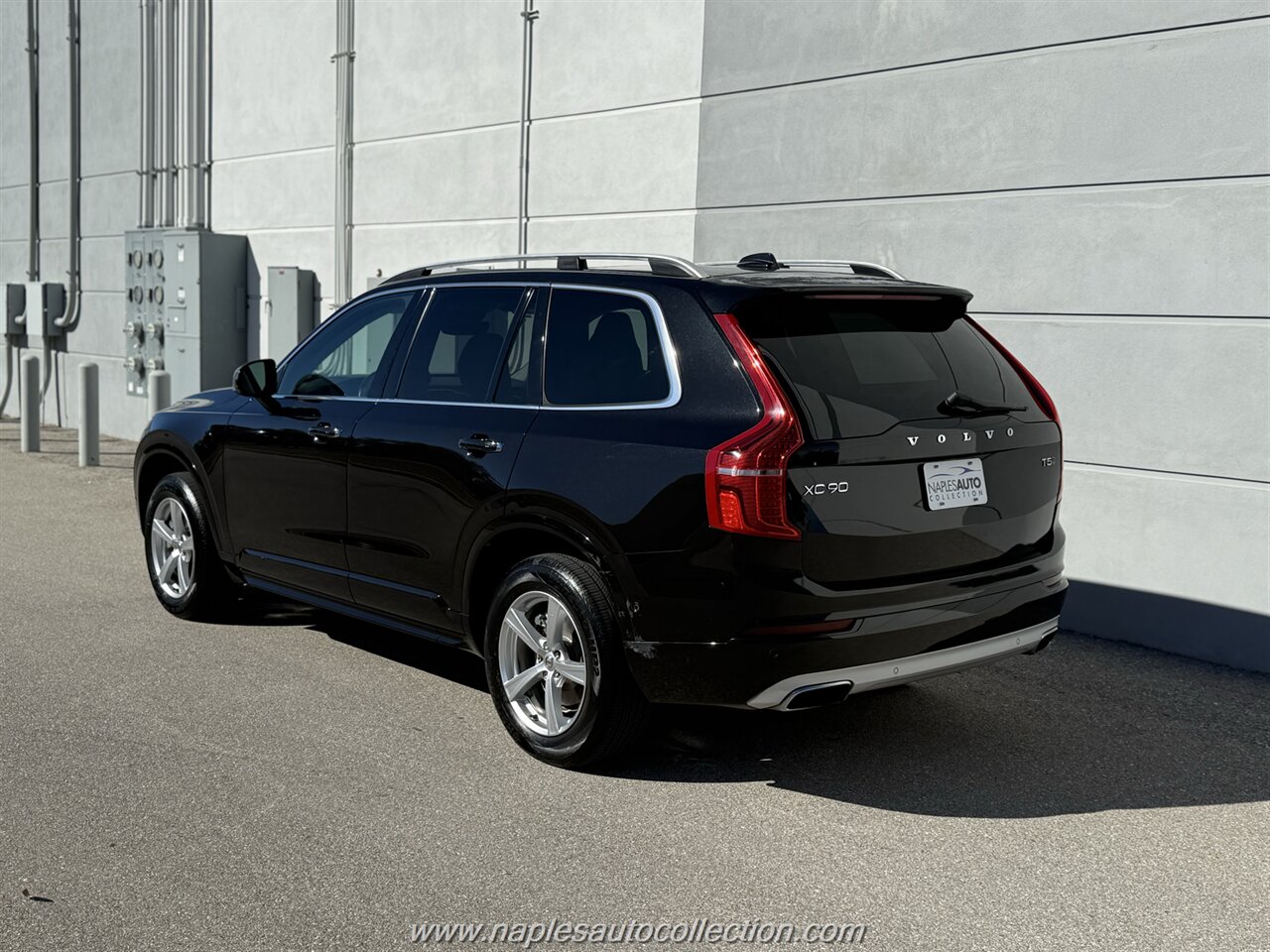 2017 Volvo XC90 T5 Momentum   - Photo 4 - Fort Myers, FL 33967