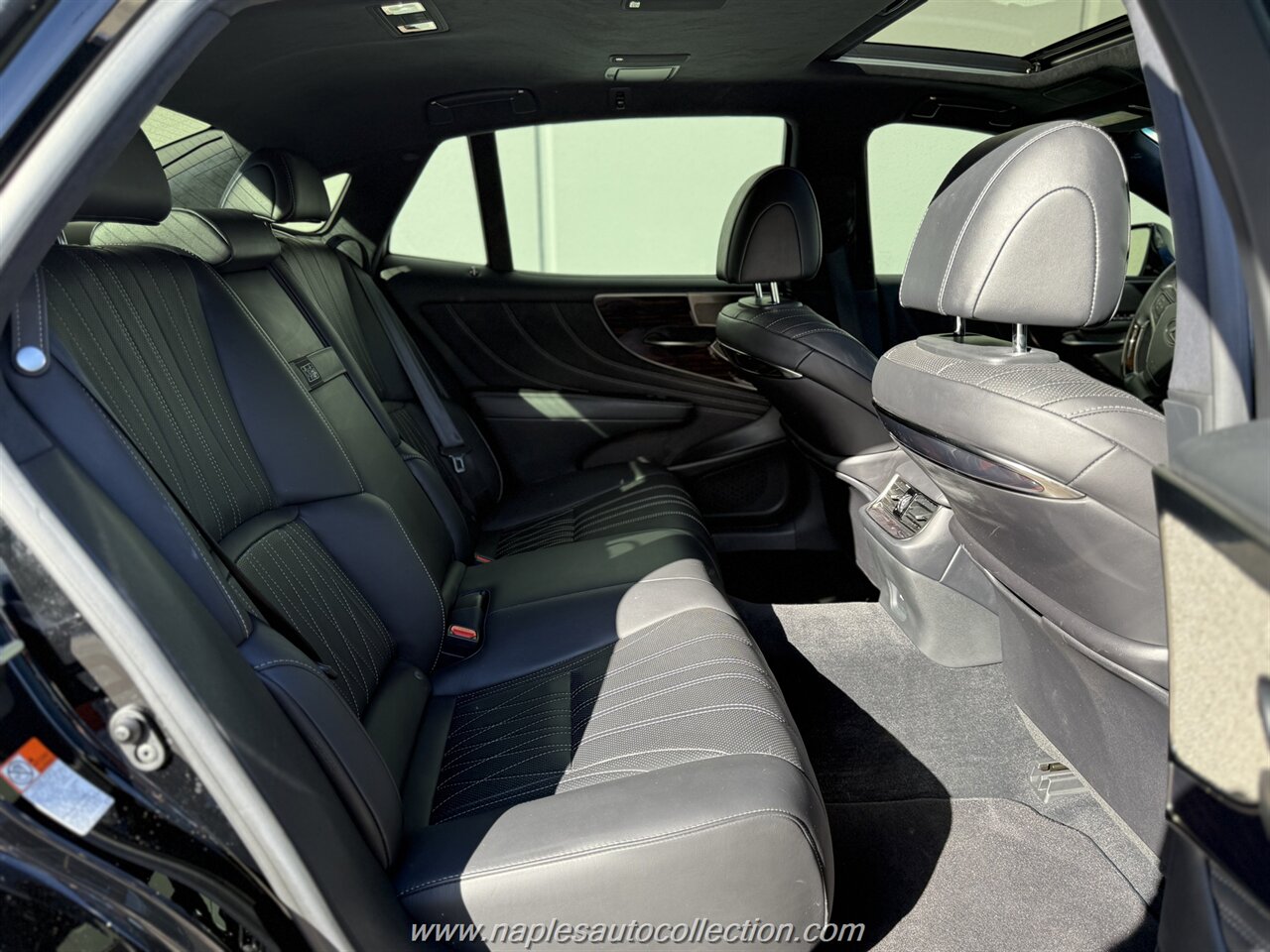 2020 Lexus LS 500   - Photo 18 - Fort Myers, FL 33967