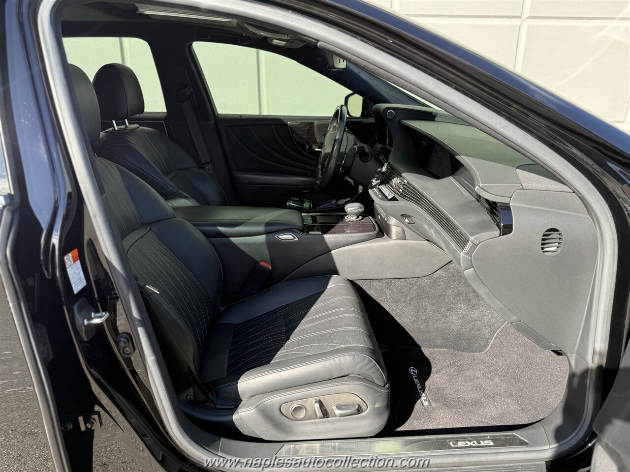 2020 Lexus LS 500   - Photo 17 - Fort Myers, FL 33967