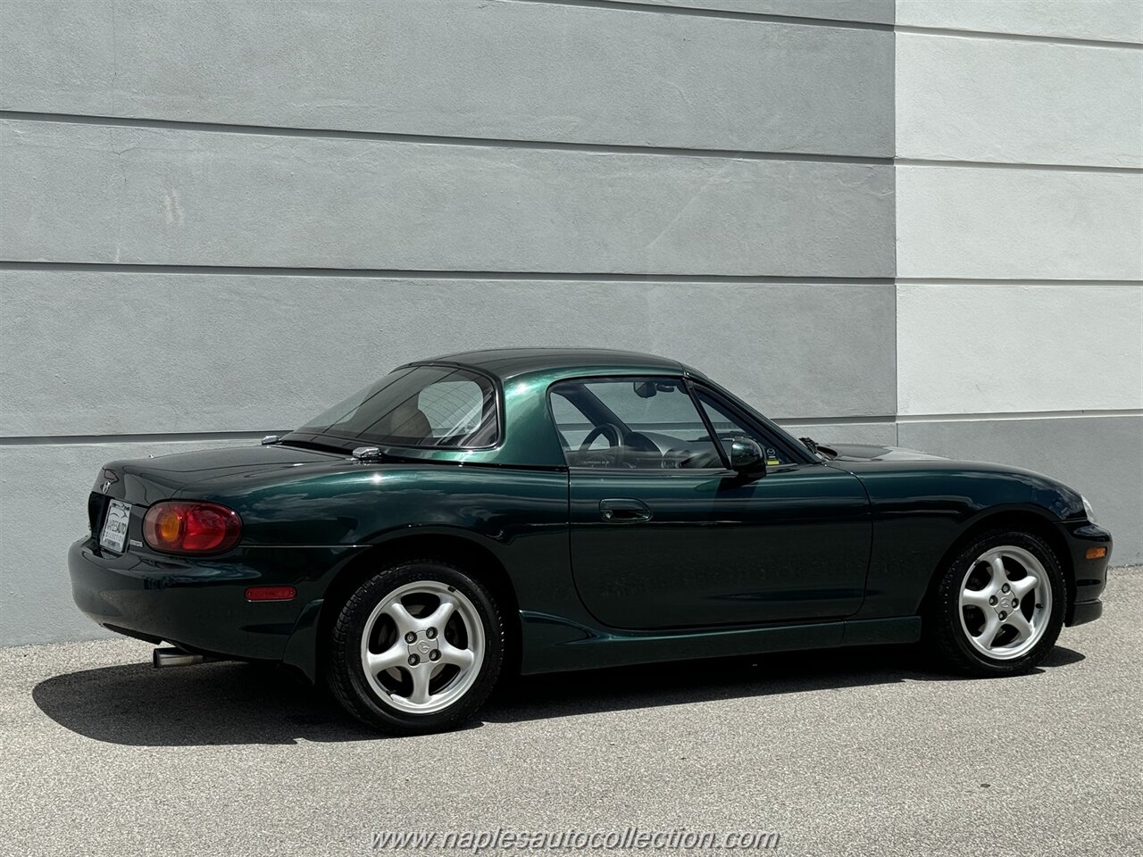 2000 Mazda MX-5 Miata   - Photo 5 - Fort Myers, FL 33967