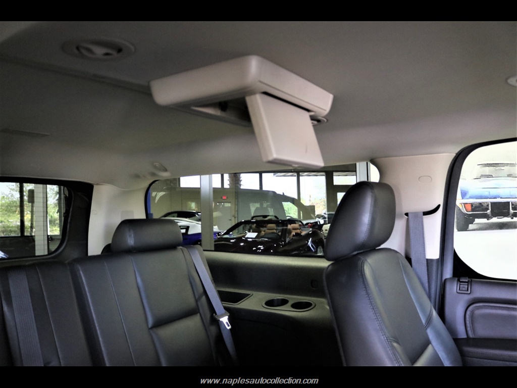 2011 Cadillac Escalade ESV Premium   - Photo 32 - Fort Myers, FL 33967