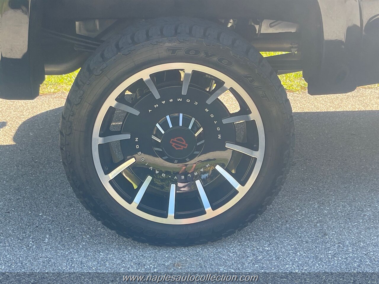 2022 GMC Sierra 1500 AT4  Harley Davidson - Photo 12 - Fort Myers, FL 33967