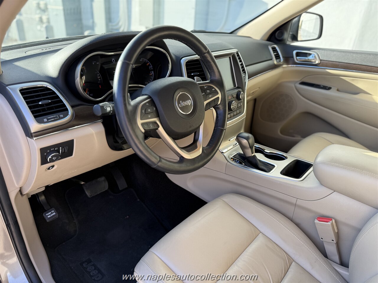 2016 Jeep Grand Cherokee Limited   - Photo 8 - Fort Myers, FL 33967