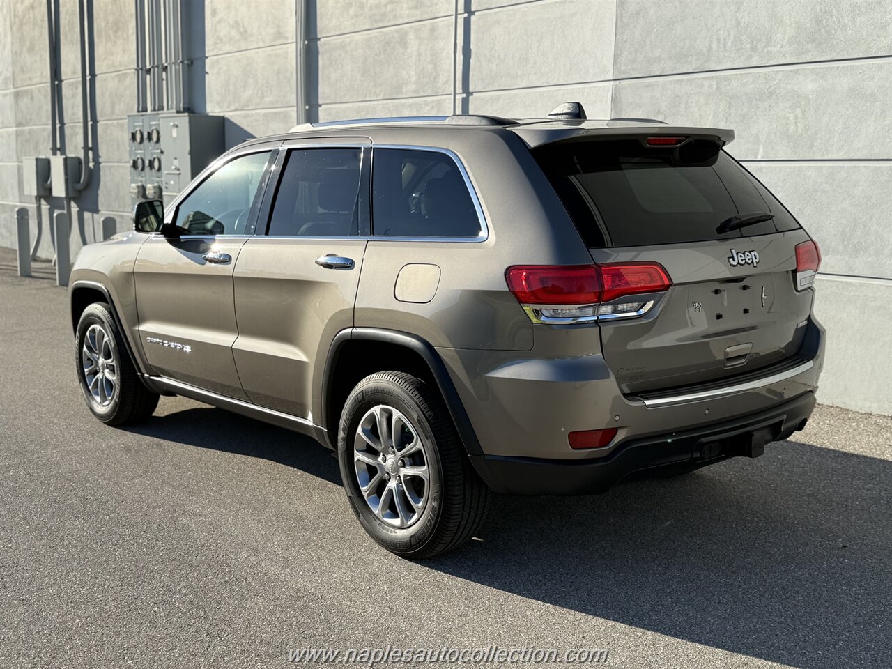 2016 Jeep Grand Cherokee Limited   - Photo 7 - Fort Myers, FL 33967