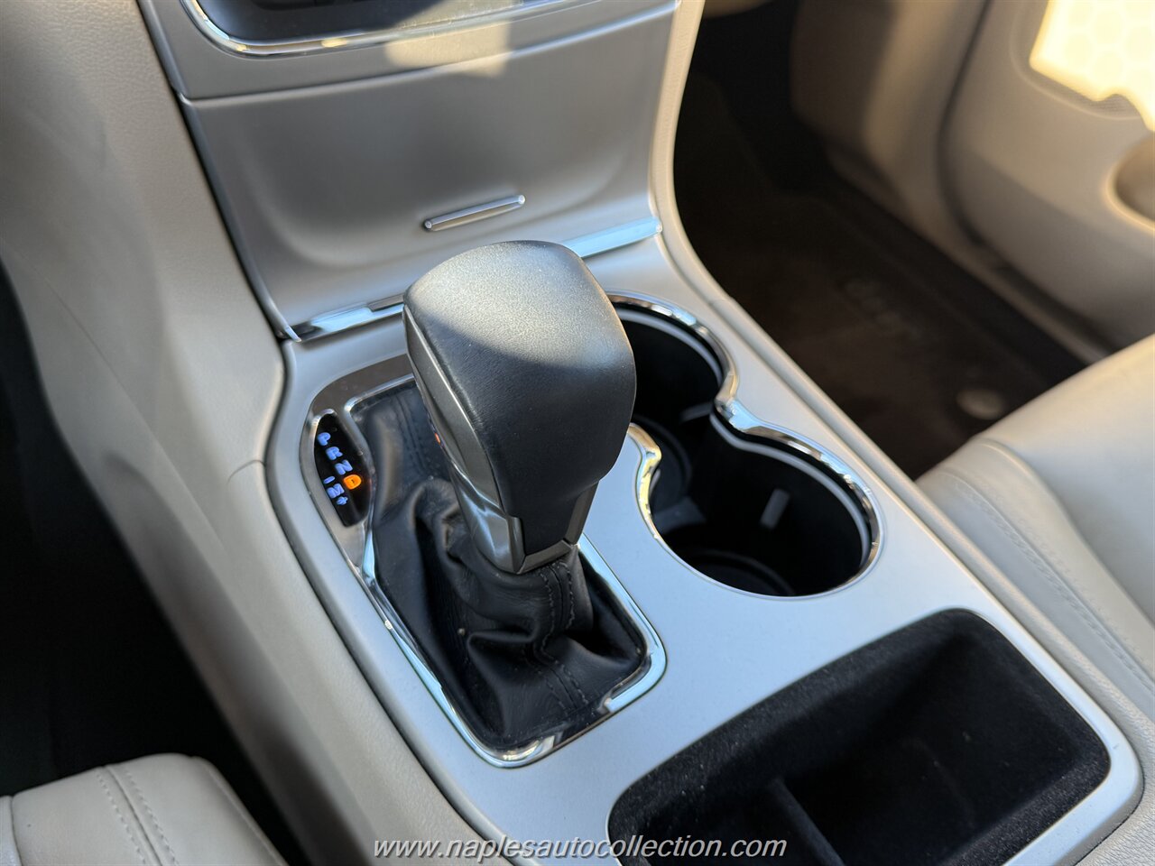 2016 Jeep Grand Cherokee Limited   - Photo 12 - Fort Myers, FL 33967