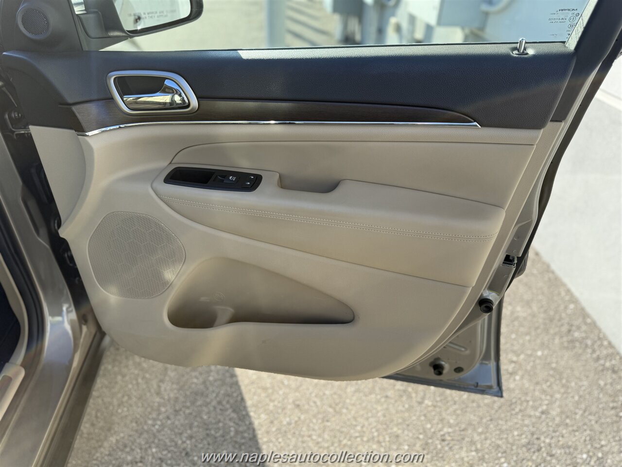 2016 Jeep Grand Cherokee Limited   - Photo 16 - Fort Myers, FL 33967