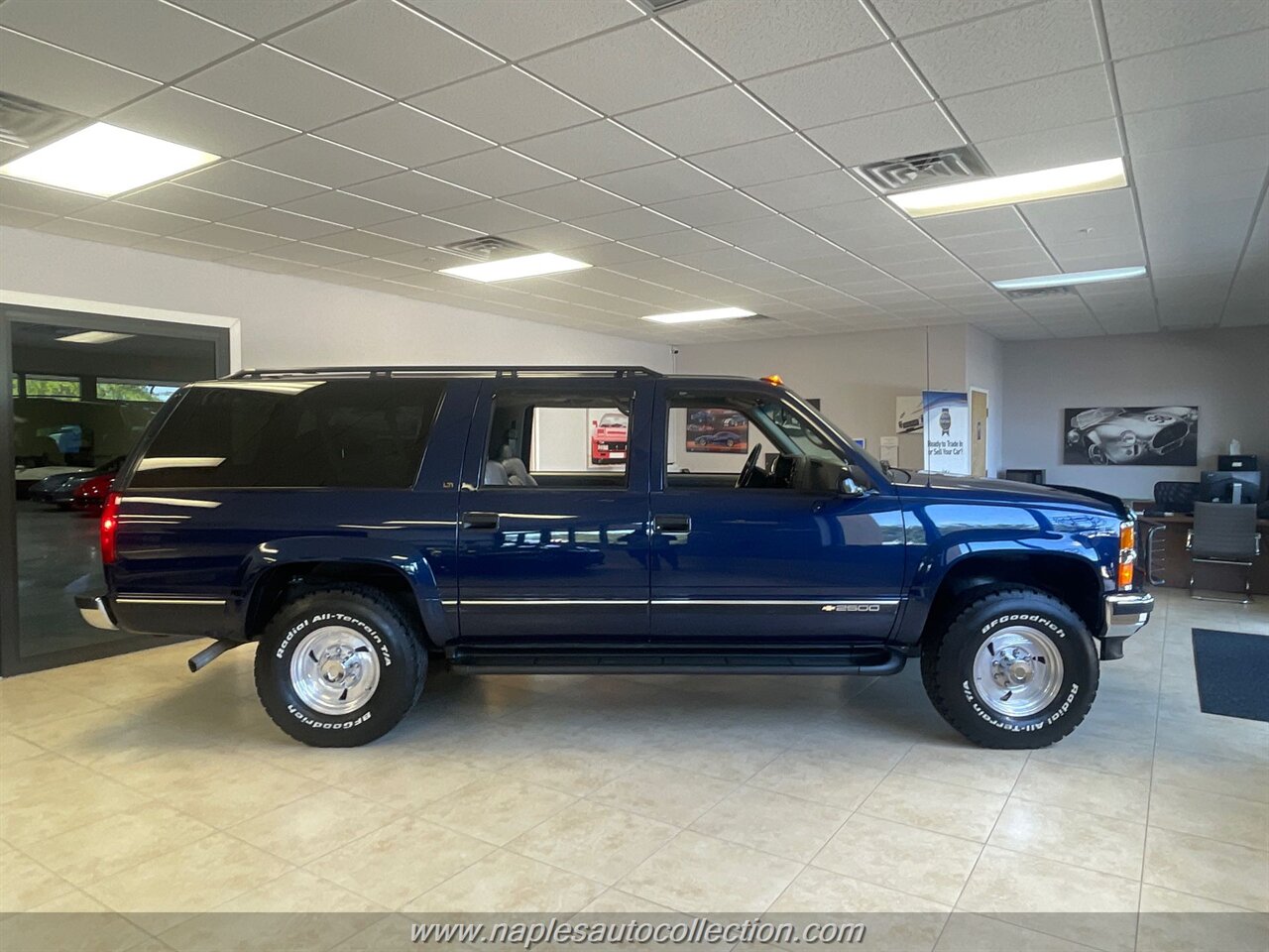 1997 Chevrolet Suburban K2500 4dr K2500   - Photo 3 - Fort Myers, FL 33967