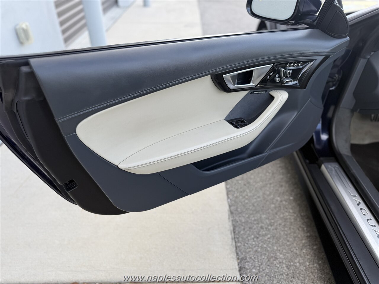 2014 Jaguar F-TYPE V8 S   - Photo 16 - Fort Myers, FL 33967