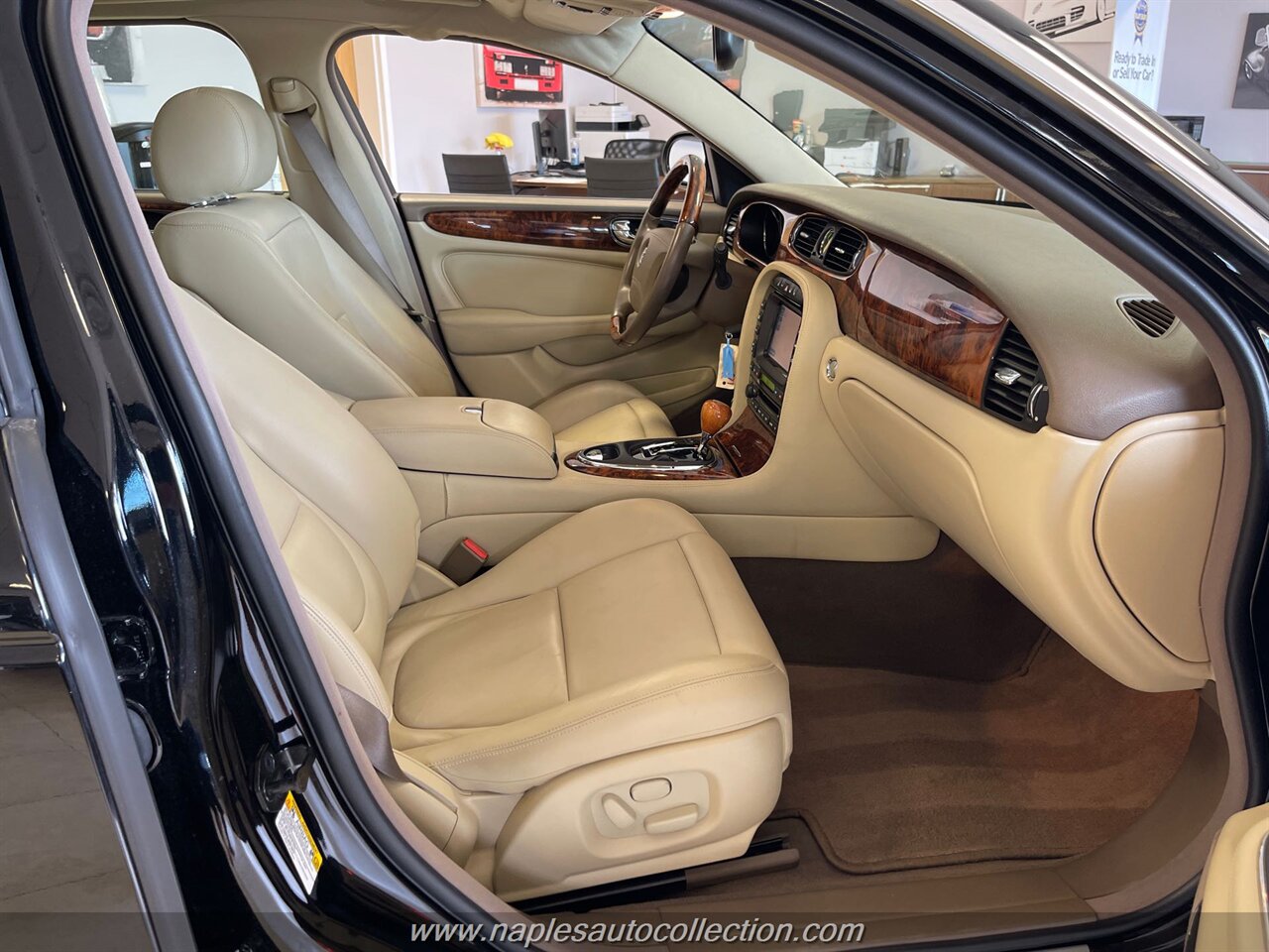 2005 Jaguar XJ8 L   - Photo 16 - Fort Myers, FL 33967