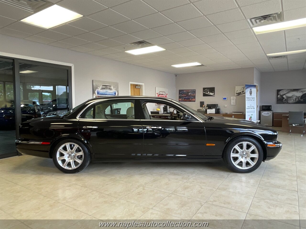 2005 Jaguar XJ8 L   - Photo 5 - Fort Myers, FL 33967