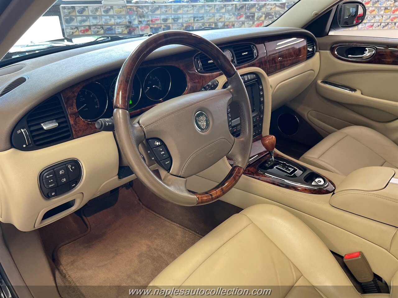 2005 Jaguar XJ8 L   - Photo 12 - Fort Myers, FL 33967