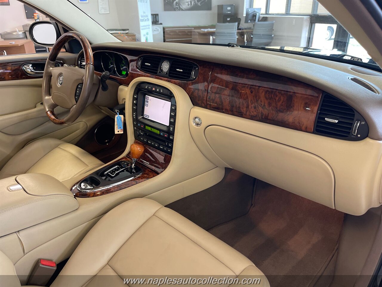 2005 Jaguar XJ8 L   - Photo 17 - Fort Myers, FL 33967