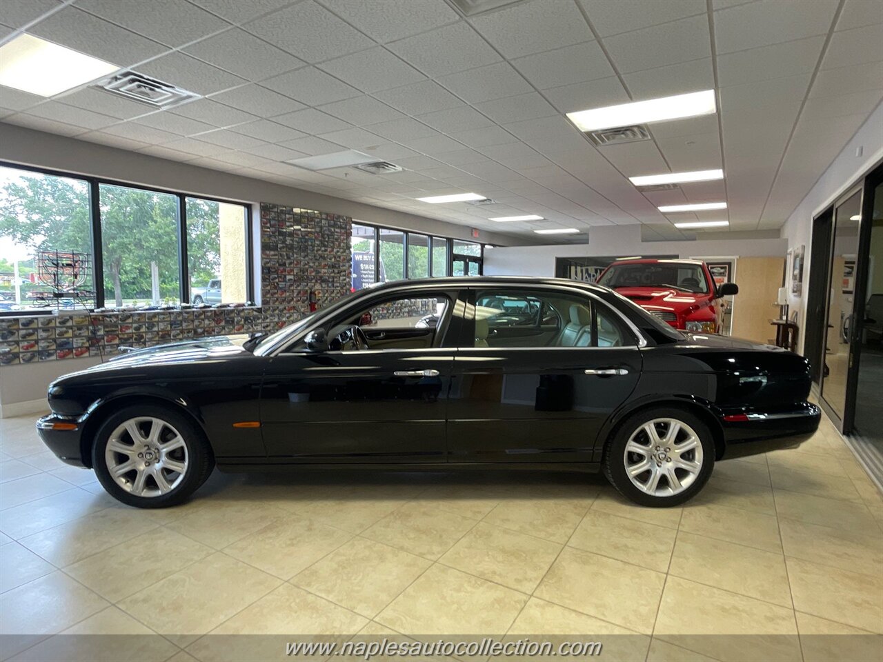 2005 Jaguar XJ8 L   - Photo 9 - Fort Myers, FL 33967