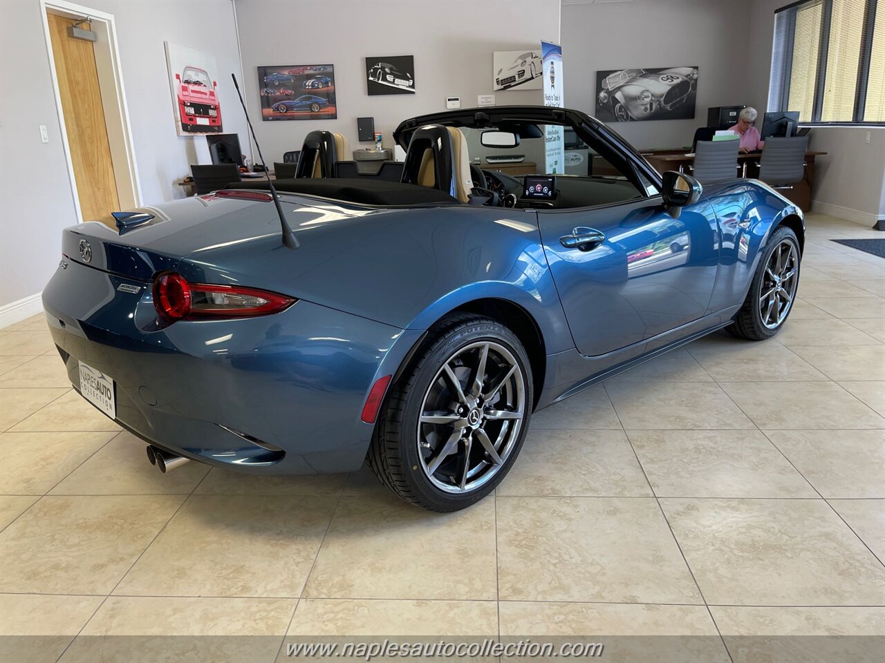 2019 Mazda MX-5 Miata Grand Touring   - Photo 6 - Fort Myers, FL 33967