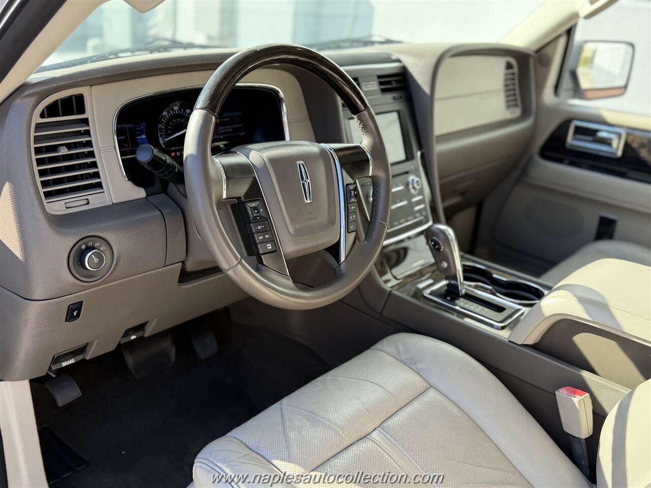 2016 Lincoln Navigator Select - Photo 2 - Fort Myers, FL 33967